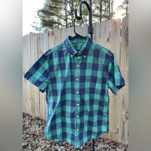 J. Crew • Men’s Light Weight Short Sleeve Button Down Shirt • Size Medium